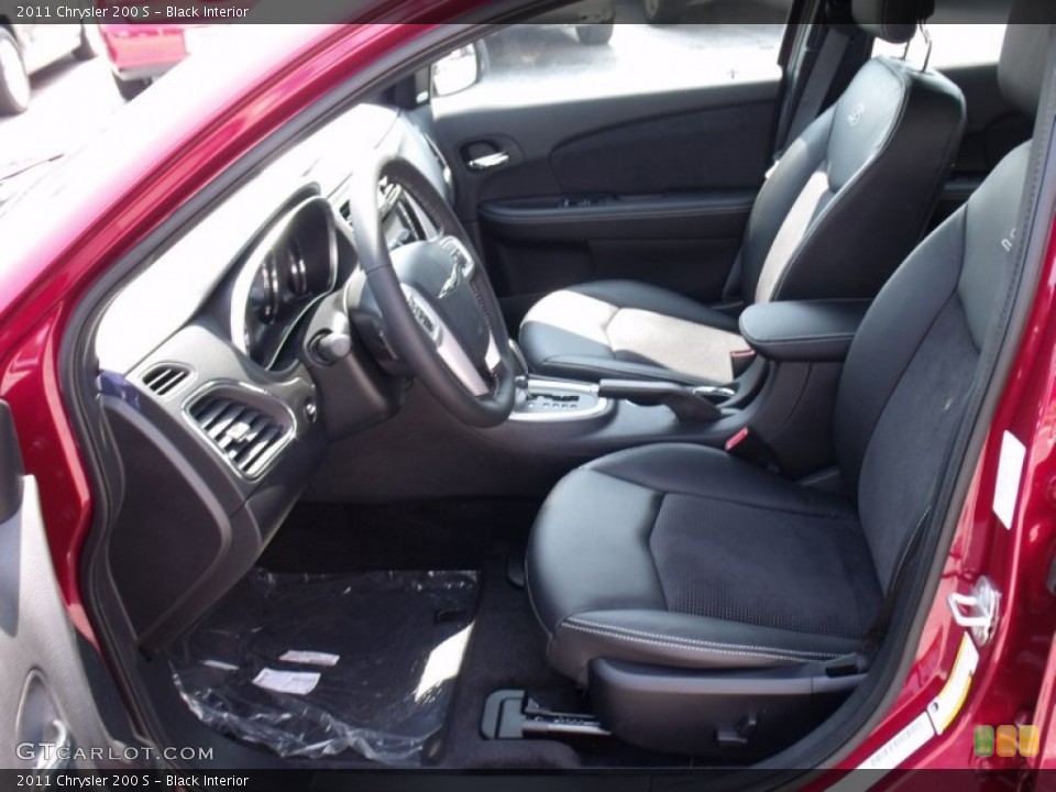 Black Interior Photo for the 2011 Chrysler 200 S #49996336
