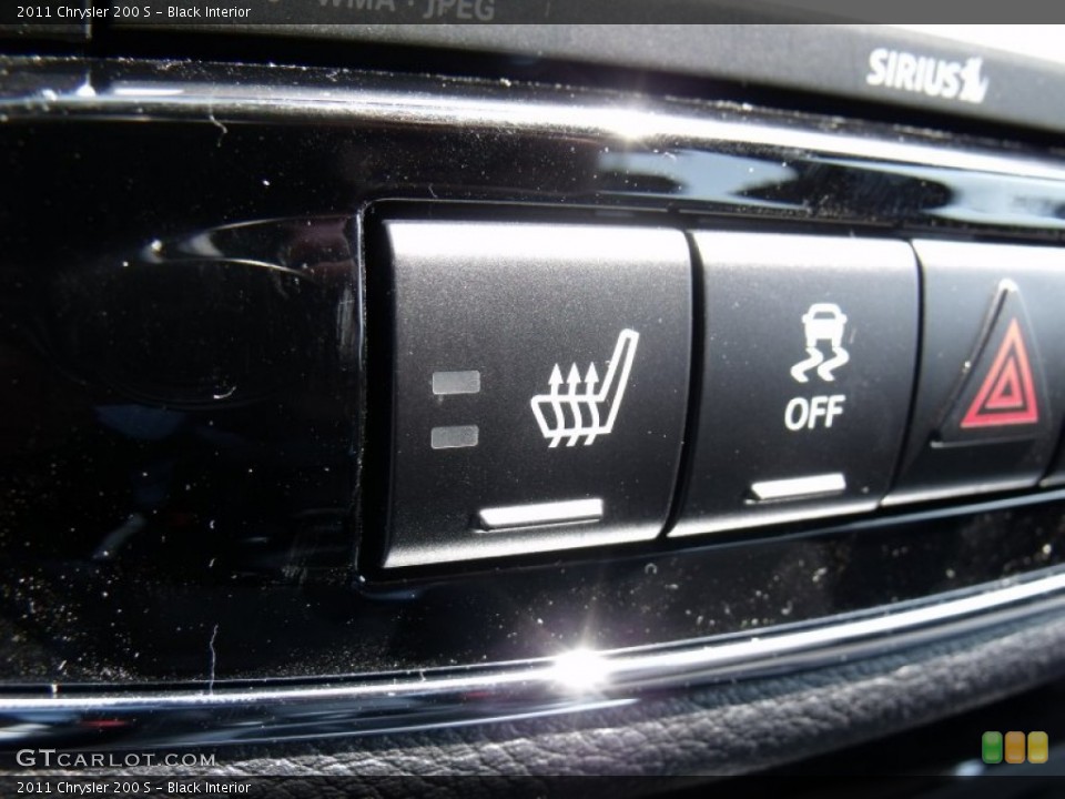 Black Interior Controls for the 2011 Chrysler 200 S #49996468