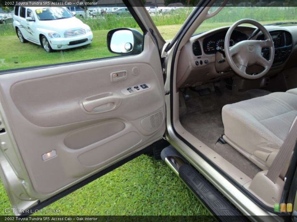 Oak Interior Photo for the 2002 Toyota Tundra SR5 Access Cab #49997515