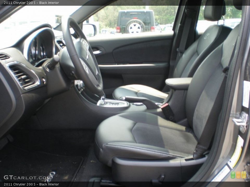 Black Interior Photo for the 2011 Chrysler 200 S #50003422