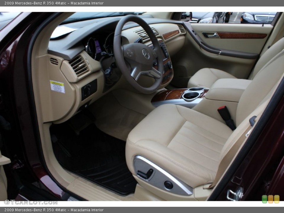 Macadamia Interior Photo for the 2009 Mercedes-Benz R 350 4Matic #50015569