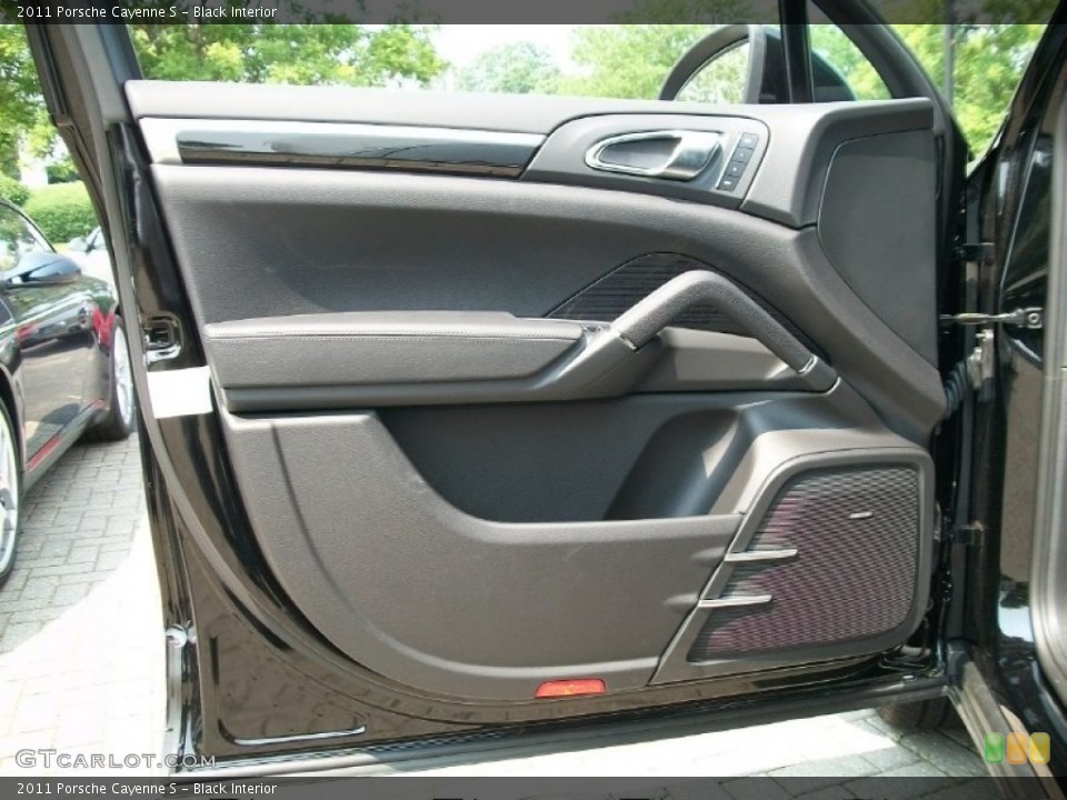 Black Interior Door Panel for the 2011 Porsche Cayenne S #50030551