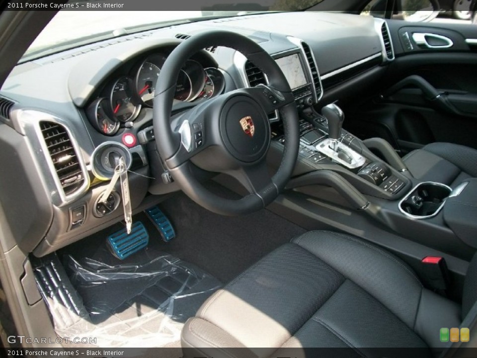 Black Interior Photo for the 2011 Porsche Cayenne S #50030581