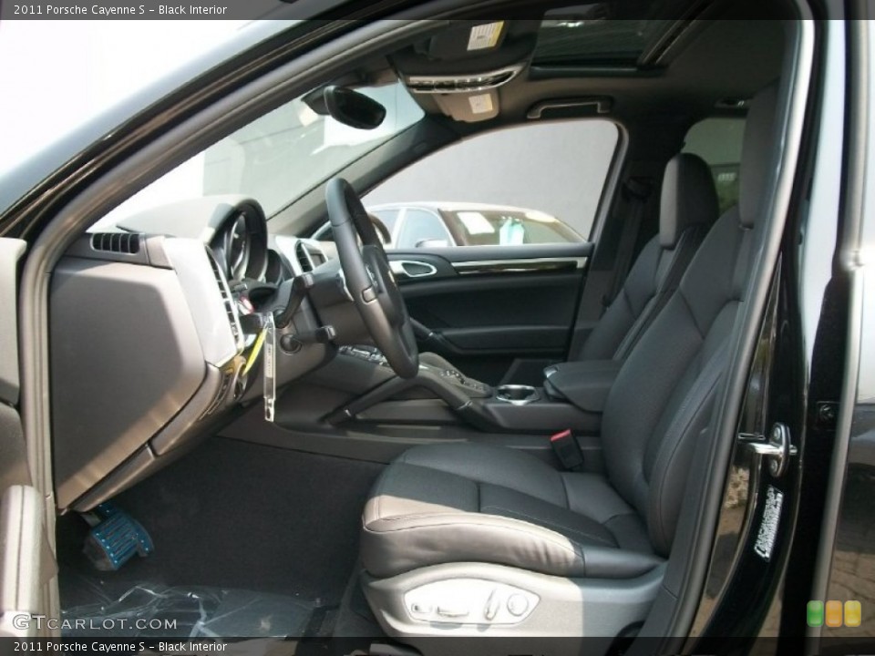 Black Interior Photo for the 2011 Porsche Cayenne S #50030593