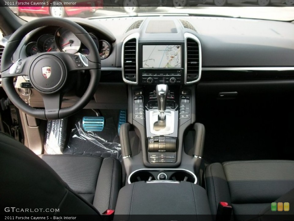 Black Interior Dashboard for the 2011 Porsche Cayenne S #50030614