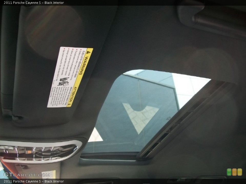 Black Interior Sunroof for the 2011 Porsche Cayenne S #50030701