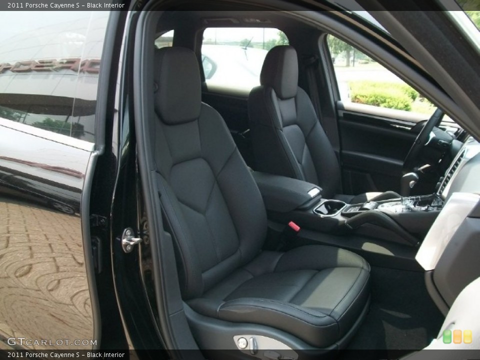 Black Interior Photo for the 2011 Porsche Cayenne S #50030794