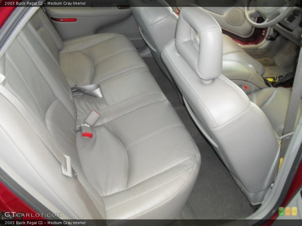 Medium Gray Interior Photo for the 2003 Buick Regal GS #50035457