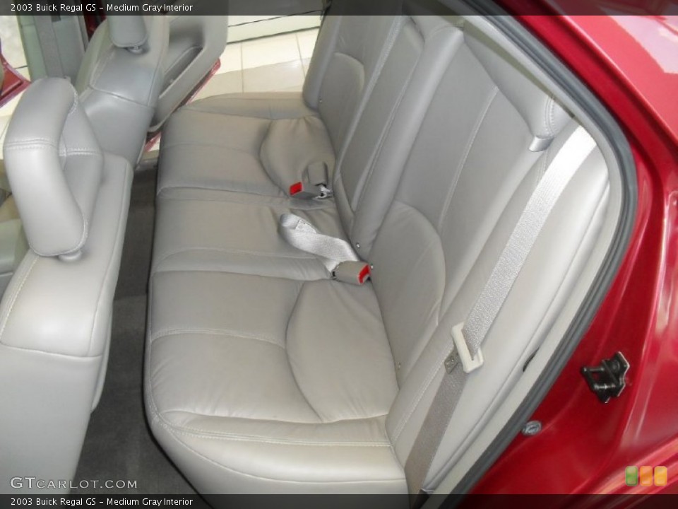 Medium Gray Interior Photo for the 2003 Buick Regal GS #50035484