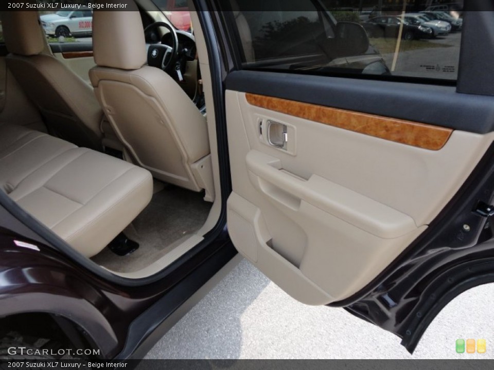 Beige Interior Photo for the 2007 Suzuki XL7 Luxury #50038392