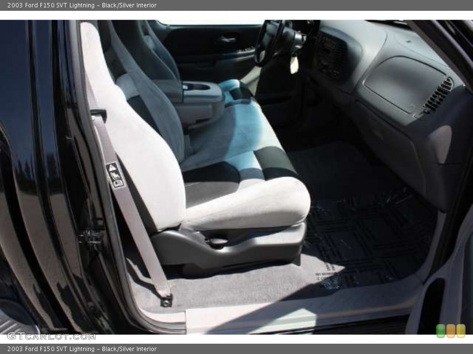 Black/Silver Interior Photo for the 2003 Ford F150 SVT Lightning #50041588