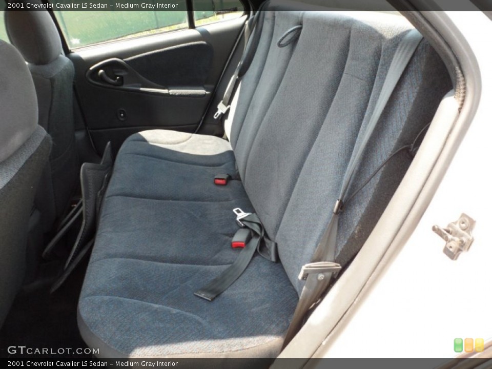 Medium Gray Interior Photo for the 2001 Chevrolet Cavalier LS Sedan #50045046