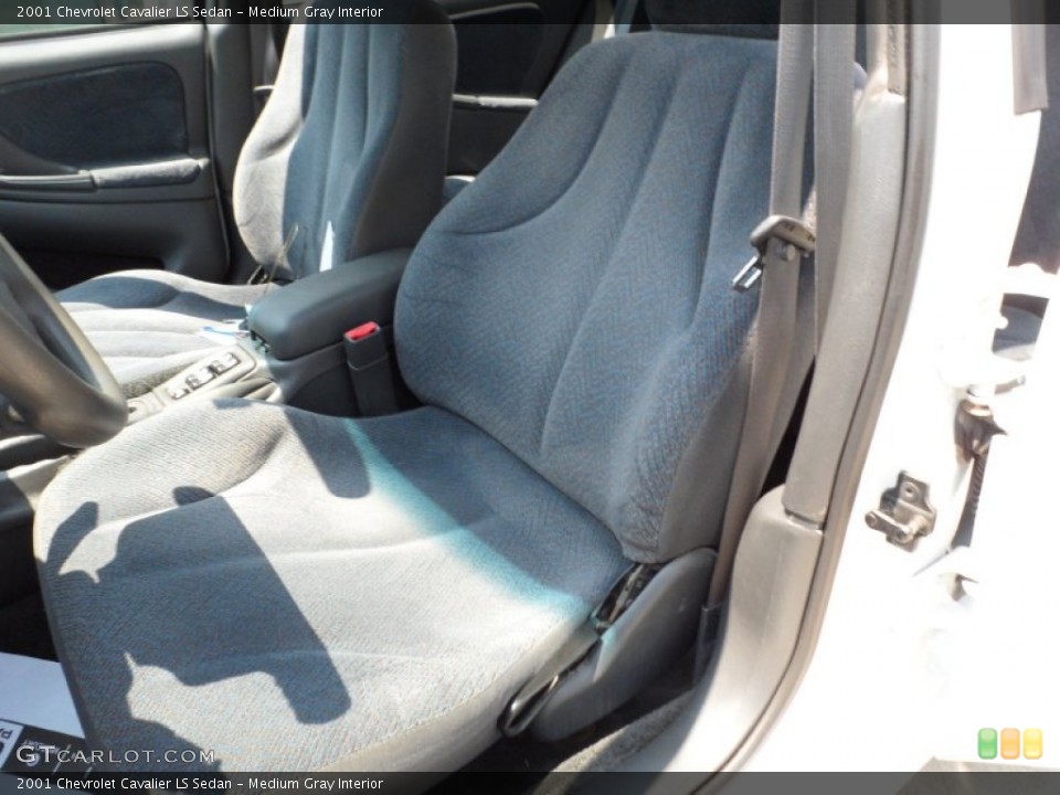 Medium Gray Interior Photo for the 2001 Chevrolet Cavalier LS Sedan #50045070