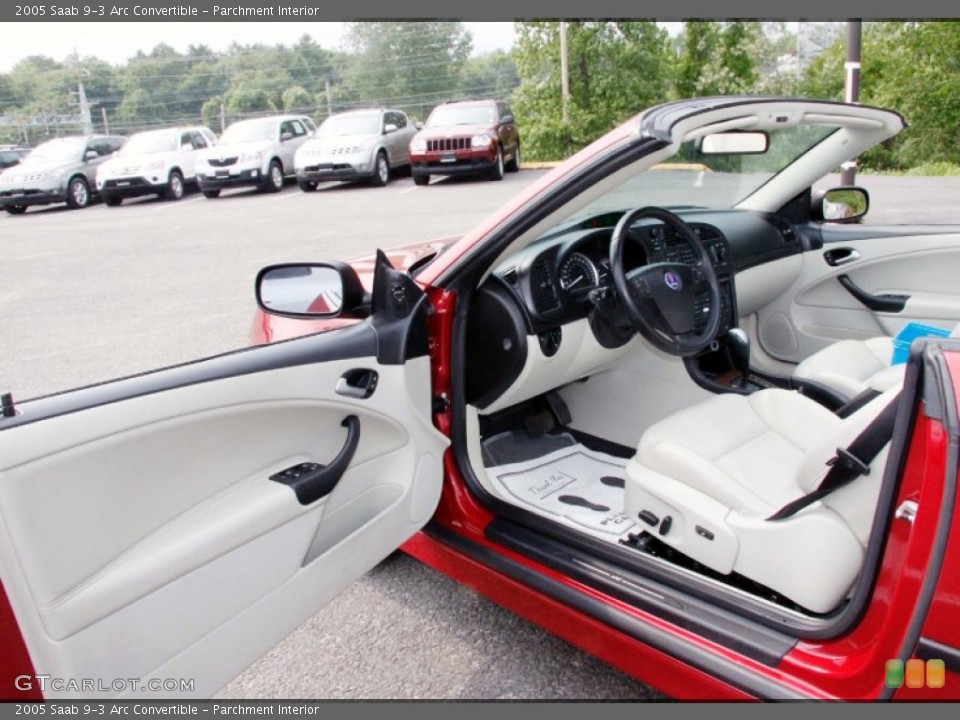 Parchment Interior Photo for the 2005 Saab 9-3 Arc Convertible #50049639