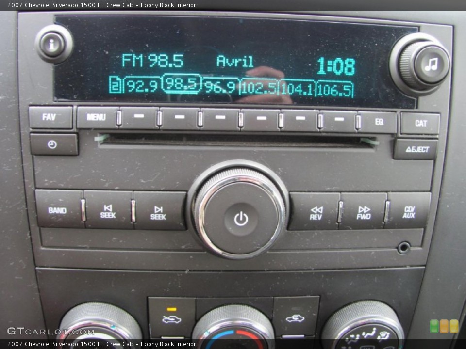 Ebony Black Interior Controls for the 2007 Chevrolet Silverado 1500 LT Crew Cab #50067052