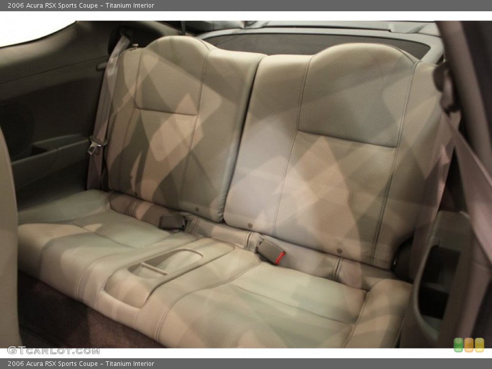 Titanium Interior Photo for the 2006 Acura RSX Sports Coupe #50068363