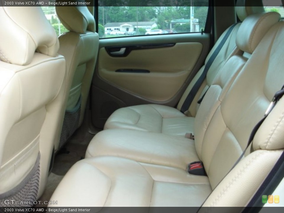 Beige/Light Sand Interior Photo for the 2003 Volvo XC70 AWD #50071915