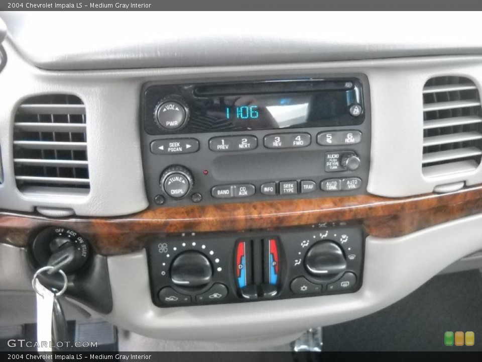 Medium Gray Interior Controls for the 2004 Chevrolet Impala LS #50076592