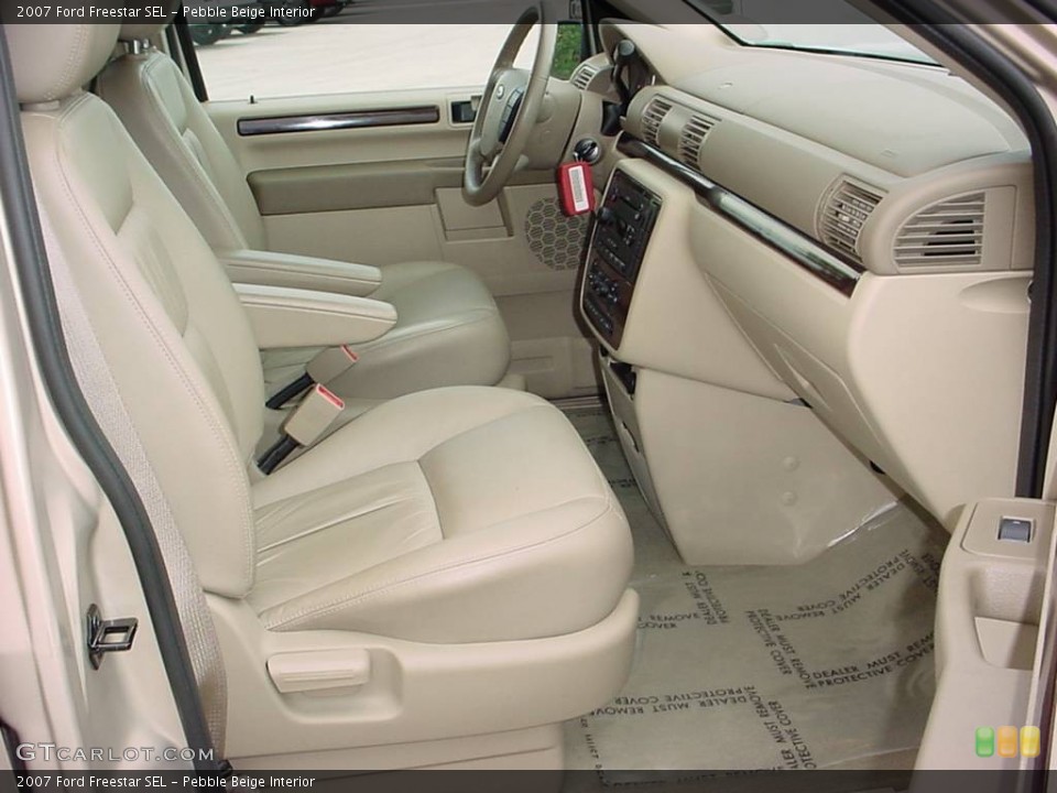 Pebble Beige Interior Photo for the 2007 Ford Freestar SEL #50096661