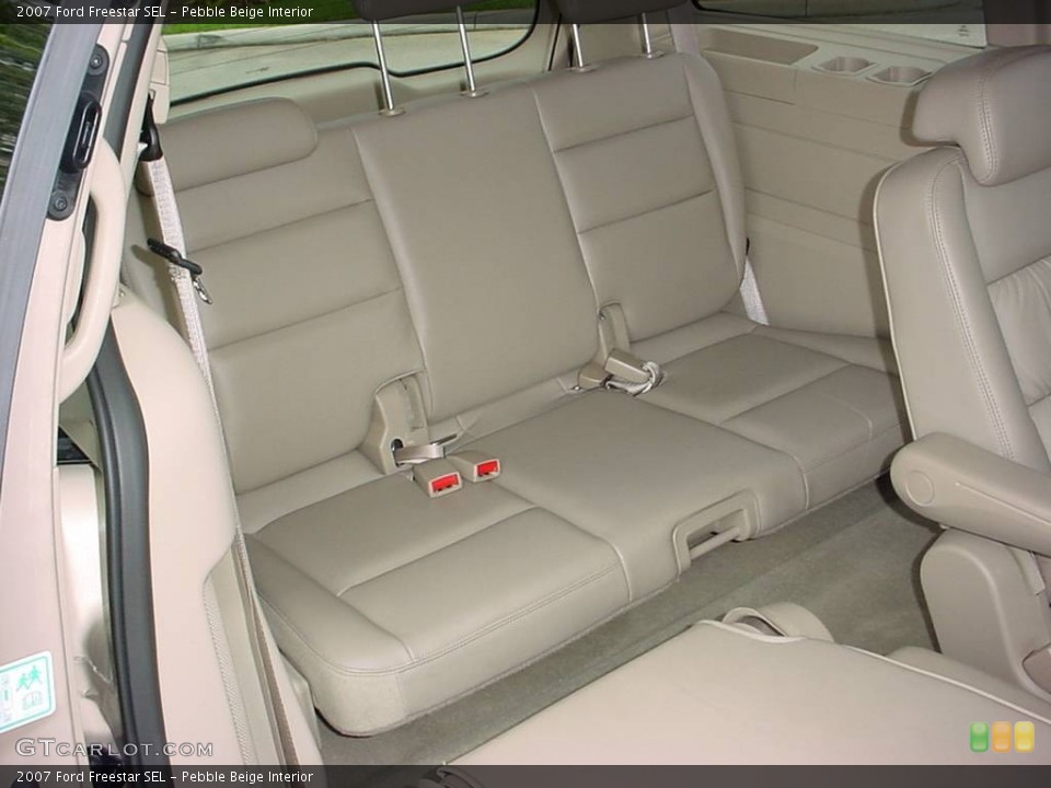 Pebble Beige Interior Photo for the 2007 Ford Freestar SEL #50096676