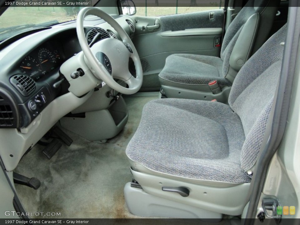 Gray Interior Photo for the 1997 Dodge Grand Caravan SE #50103249