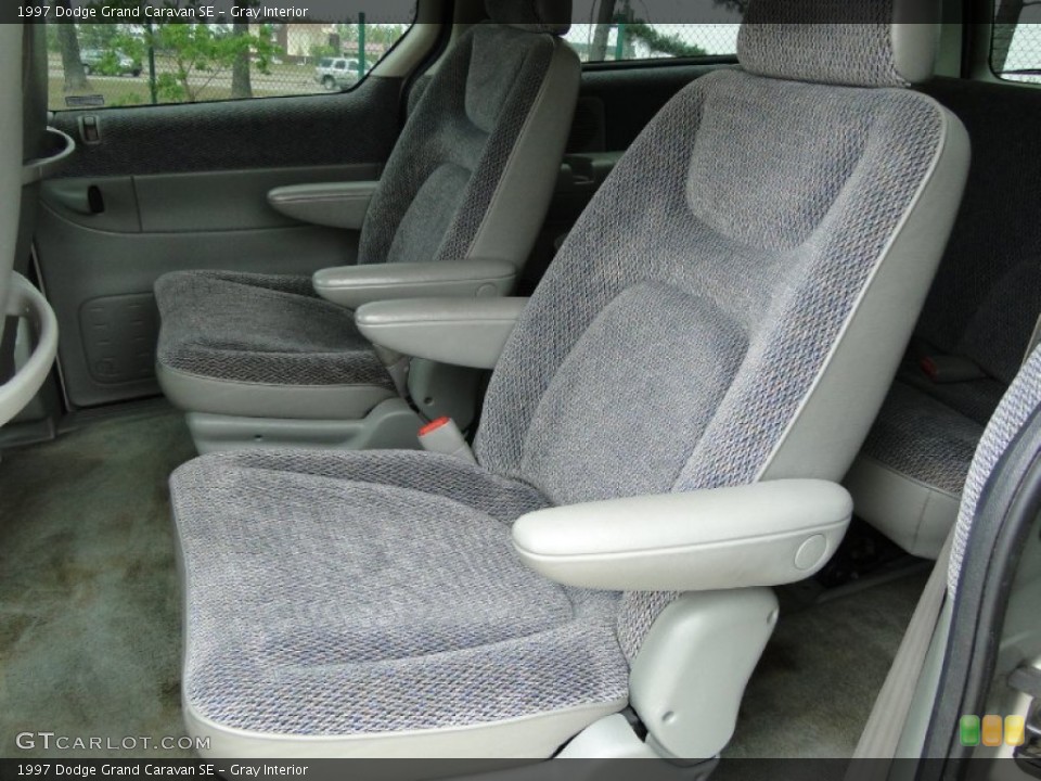 Gray Interior Photo for the 1997 Dodge Grand Caravan SE #50103576