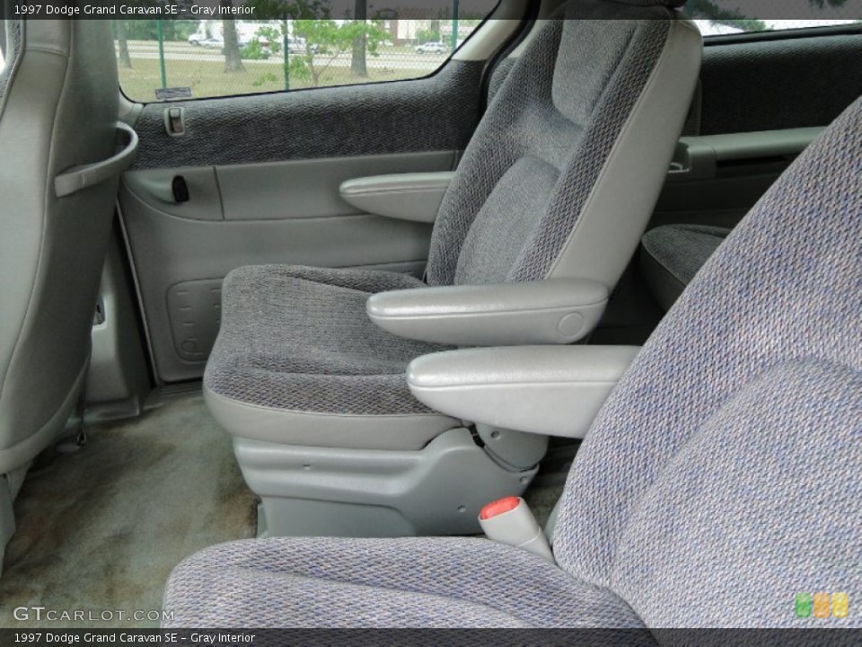 Gray Interior Photo for the 1997 Dodge Grand Caravan SE #50103591