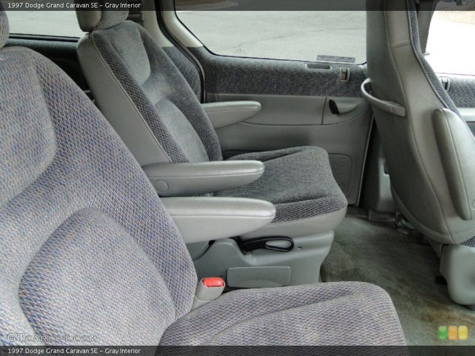 Gray Interior Photo for the 1997 Dodge Grand Caravan SE #50103627
