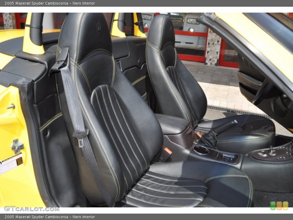 Nero 2005 Maserati Spyder Interiors