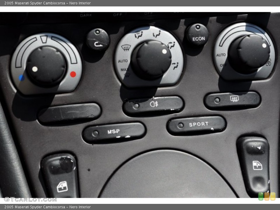 Nero Interior Controls for the 2005 Maserati Spyder Cambiocorsa #50107245