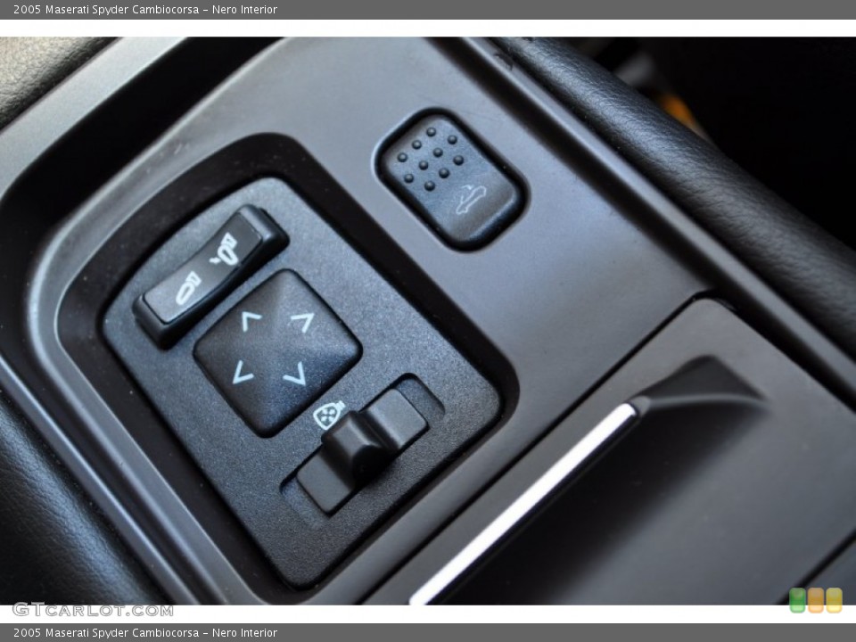 Nero Interior Controls for the 2005 Maserati Spyder Cambiocorsa #50107278