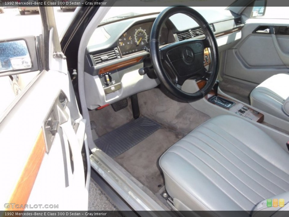 Gray Interior Photo for the 1992 Mercedes-Benz E Class 300 D Sedan #50107389
