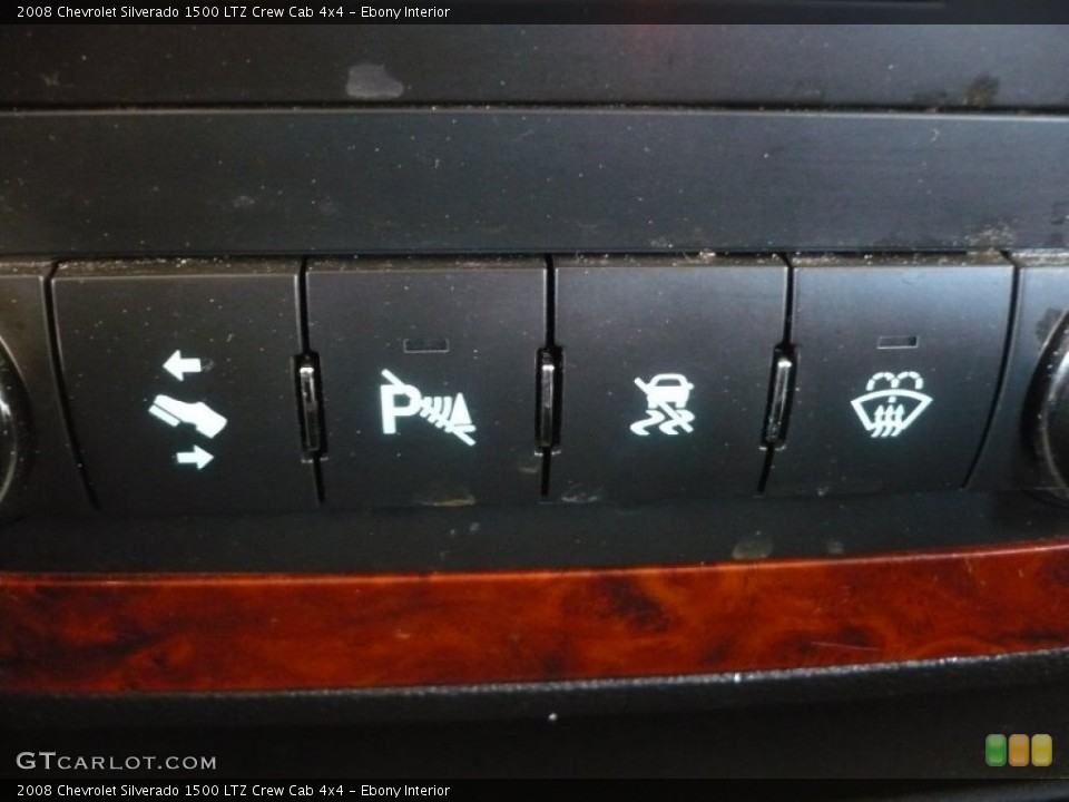 Ebony Interior Controls for the 2008 Chevrolet Silverado 1500 LTZ Crew Cab 4x4 #50111289
