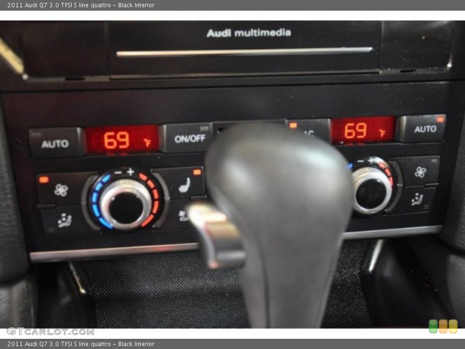 Black Interior Controls for the 2011 Audi Q7 3.0 TFSI S line quattro #50118996
