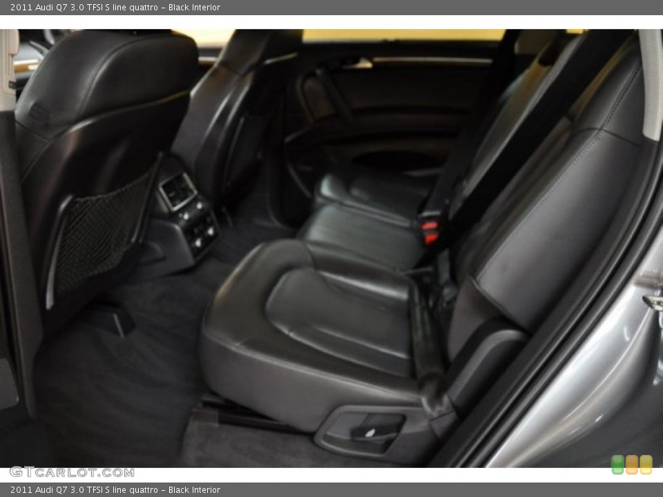 Black Interior Photo for the 2011 Audi Q7 3.0 TFSI S line quattro #50119050