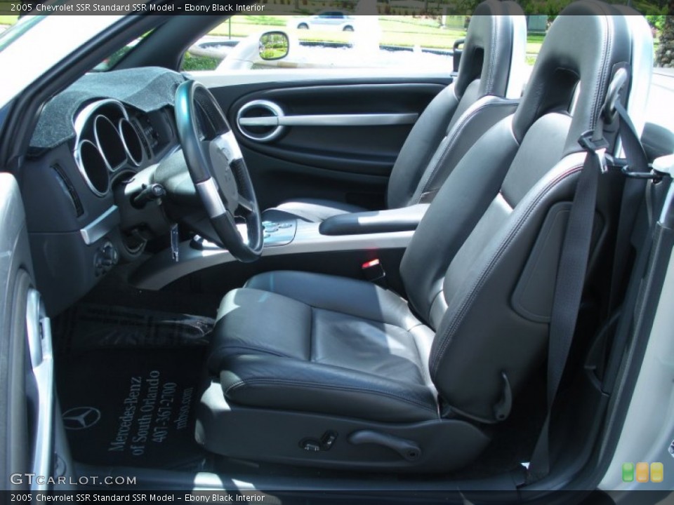 Ebony Black Interior Photo for the 2005 Chevrolet SSR  #50128143