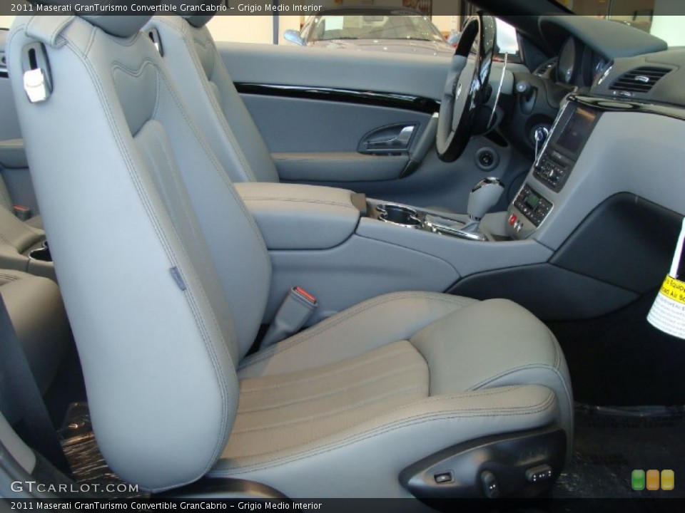 Grigio Medio 2011 Maserati GranTurismo Convertible Interiors
