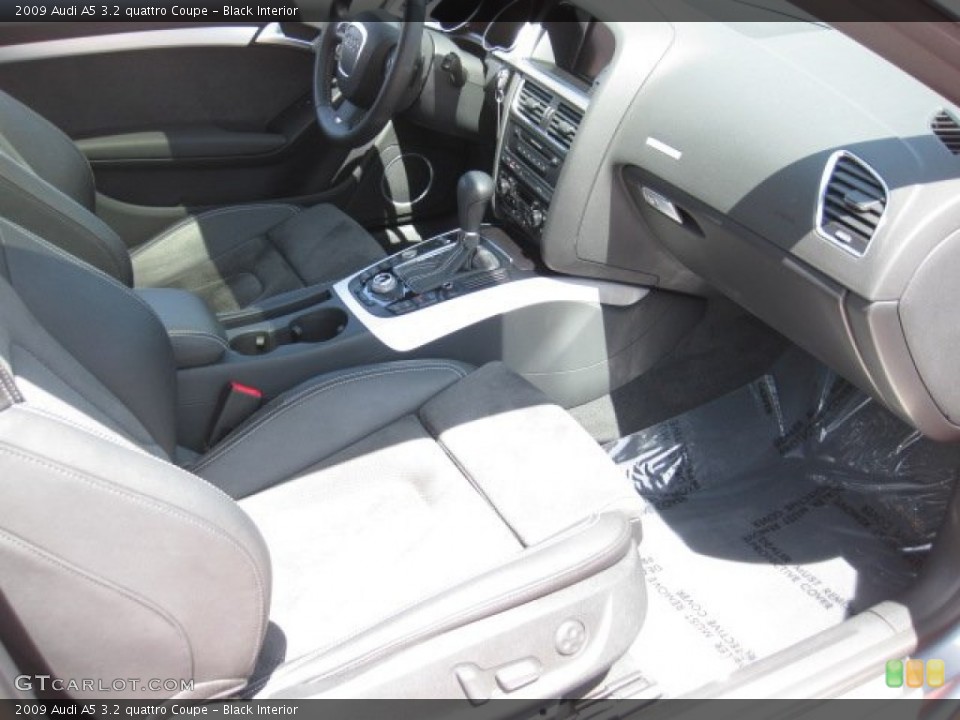 Black Interior Photo for the 2009 Audi A5 3.2 quattro Coupe #50134665