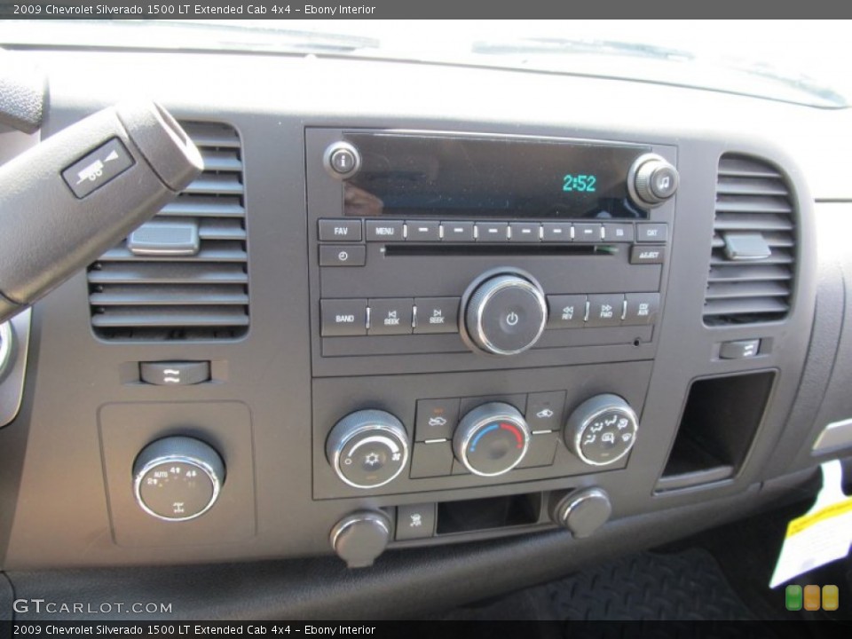 Ebony Interior Controls for the 2009 Chevrolet Silverado 1500 LT Extended Cab 4x4 #50145703