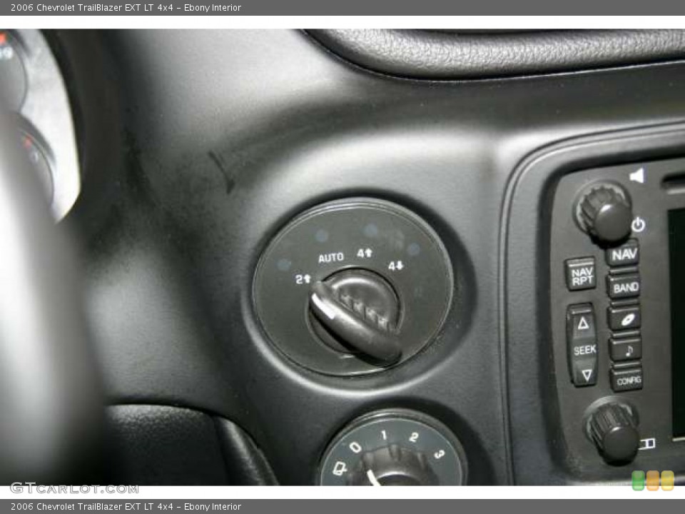 Ebony Interior Controls for the 2006 Chevrolet TrailBlazer EXT LT 4x4 #50147917