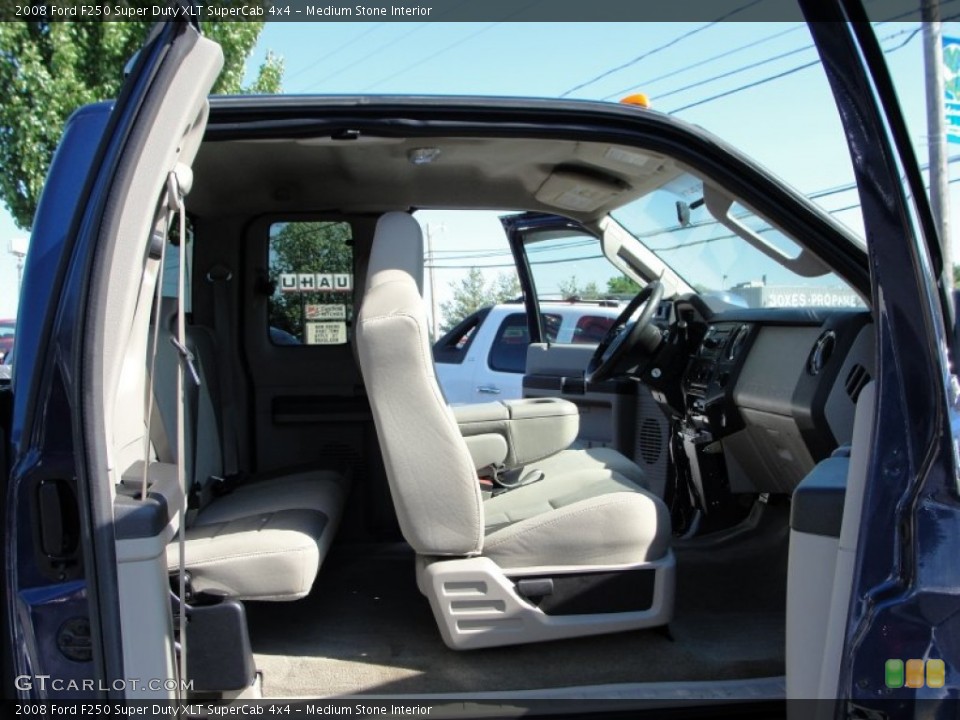 Medium Stone Interior Photo for the 2008 Ford F250 Super Duty XLT SuperCab 4x4 #50148013