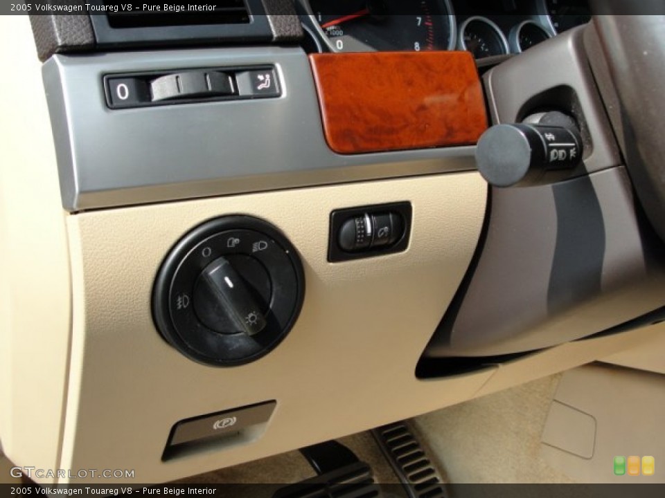 Pure Beige Interior Controls for the 2005 Volkswagen Touareg V8 #50162189