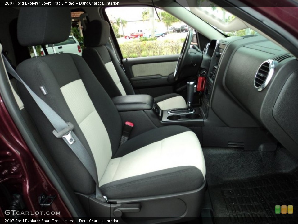 Dark Charcoal Interior Photo for the 2007 Ford Explorer Sport Trac Limited #50165795