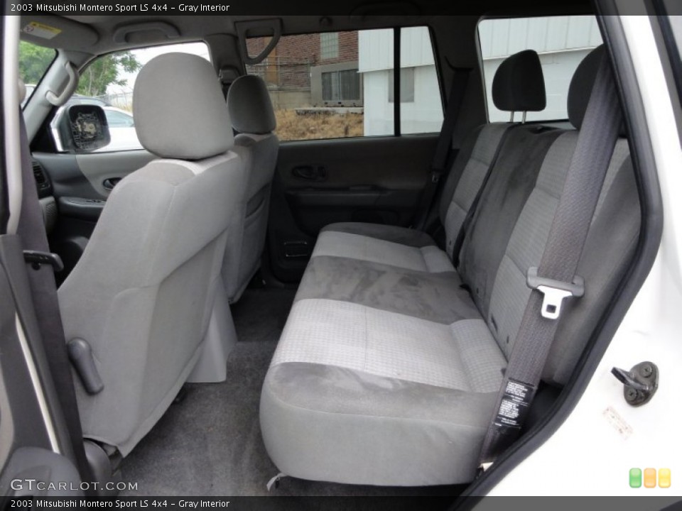 Gray Interior Photo for the 2003 Mitsubishi Montero Sport LS 4x4 #50173313