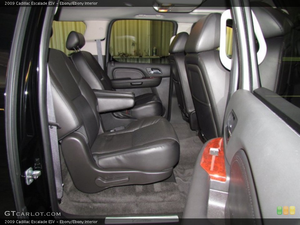 Ebony/Ebony Interior Photo for the 2009 Cadillac Escalade ESV #50174145