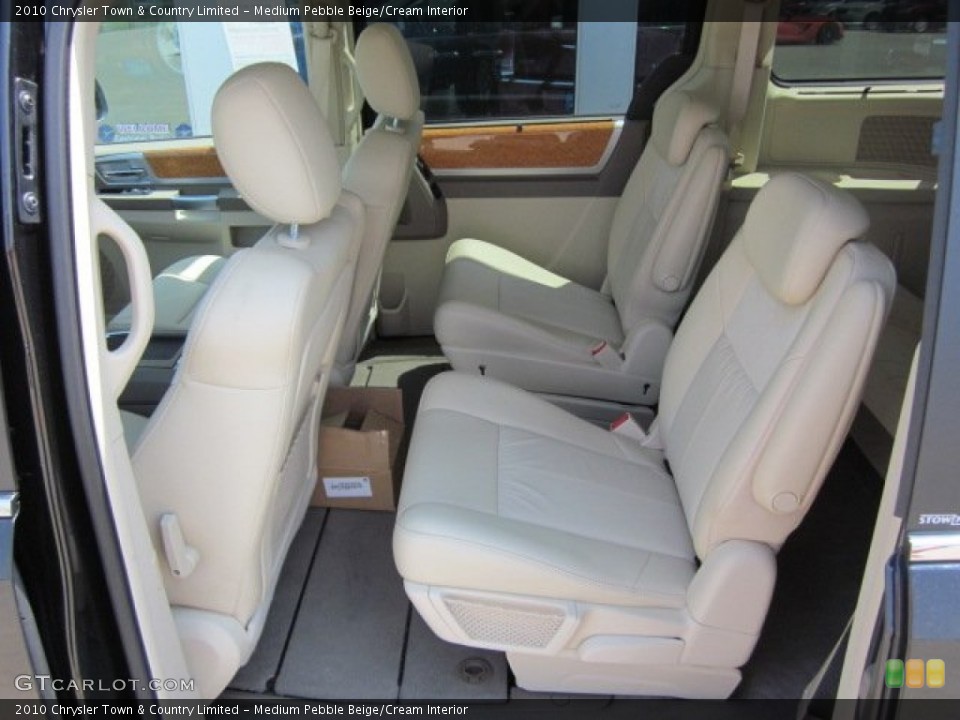 Medium Pebble Beige/Cream Interior Photo for the 2010 Chrysler Town & Country Limited #50178827