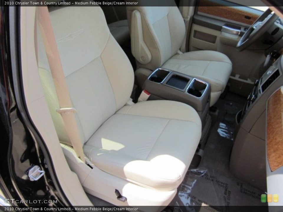 Medium Pebble Beige/Cream Interior Photo for the 2010 Chrysler Town & Country Limited #50178845