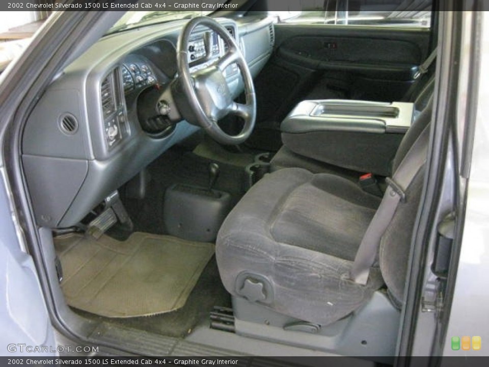 Graphite Gray Interior Photo for the 2002 Chevrolet Silverado 1500 LS Extended Cab 4x4 #50190336
