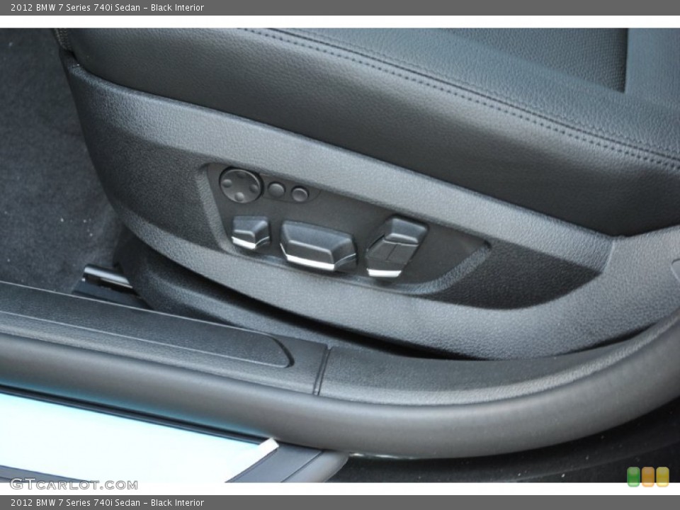 Black Interior Controls for the 2012 BMW 7 Series 740i Sedan #50192277
