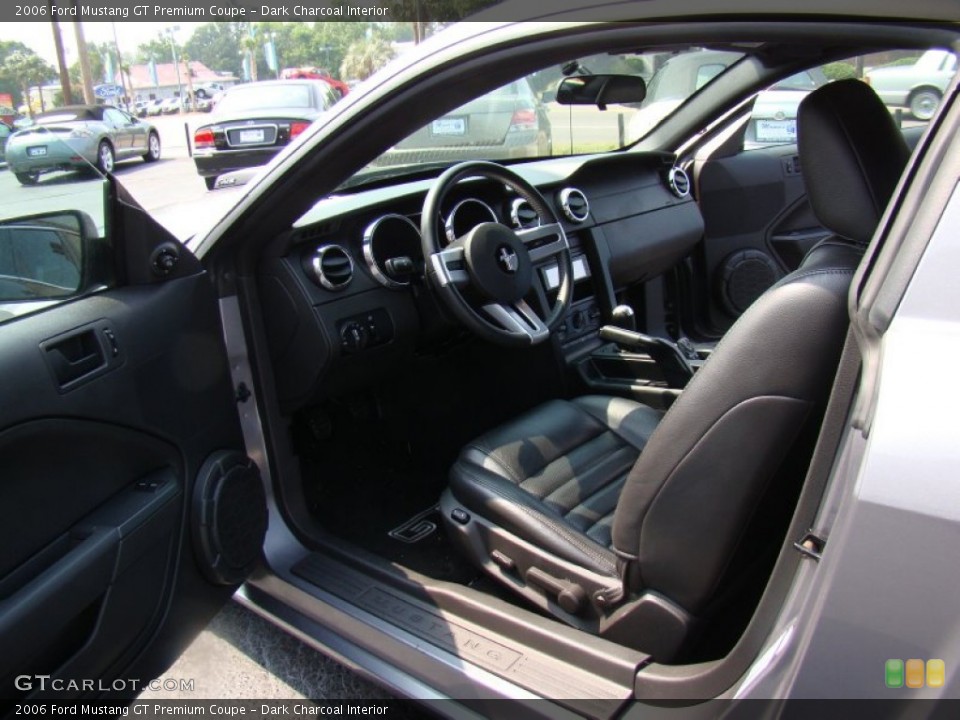 Dark Charcoal Interior Photo for the 2006 Ford Mustang GT Premium Coupe #50199315